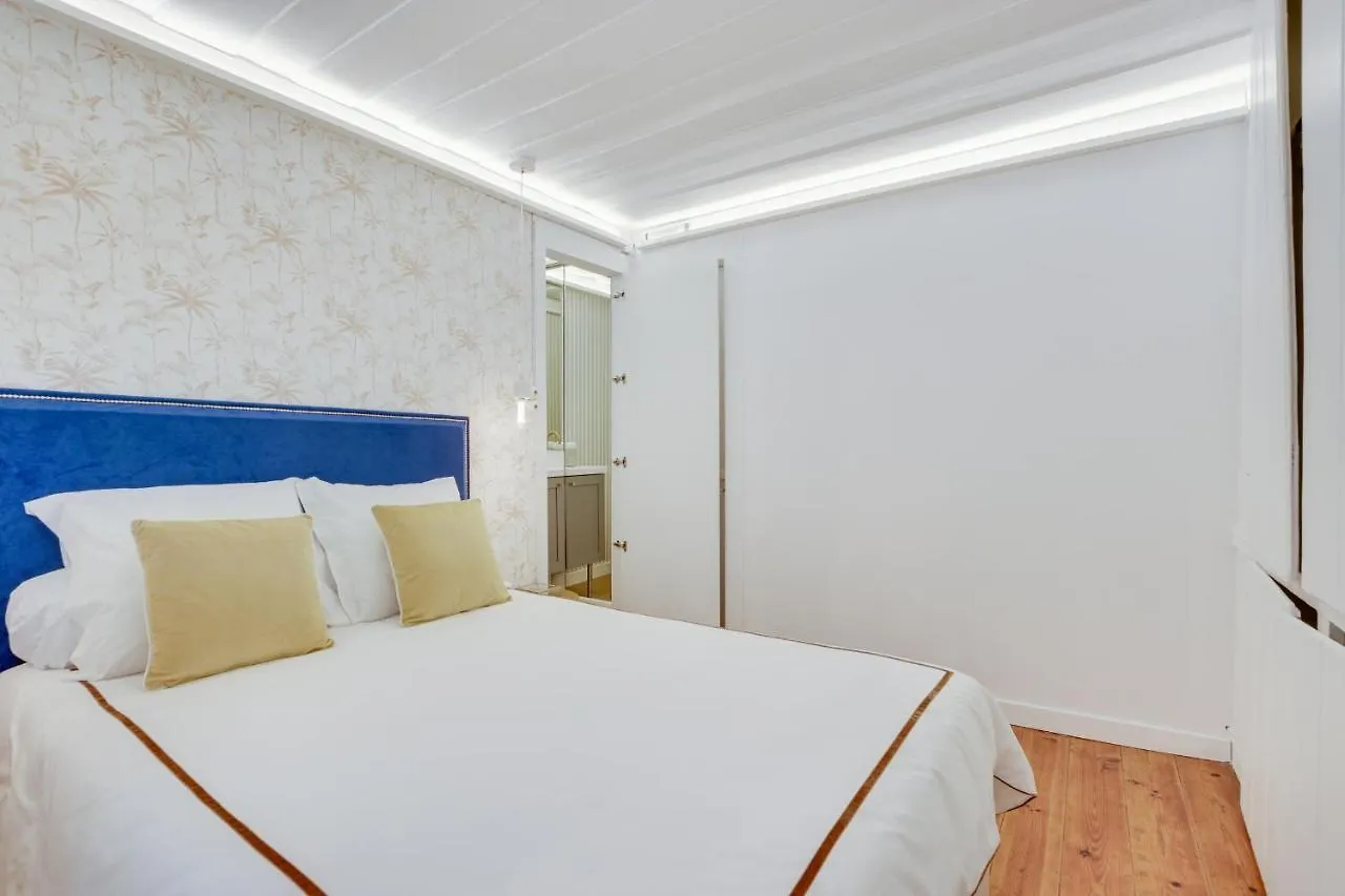 Golden Cage Chiado - Charm Historic And Cozy Διαμέρισμα Lisboa